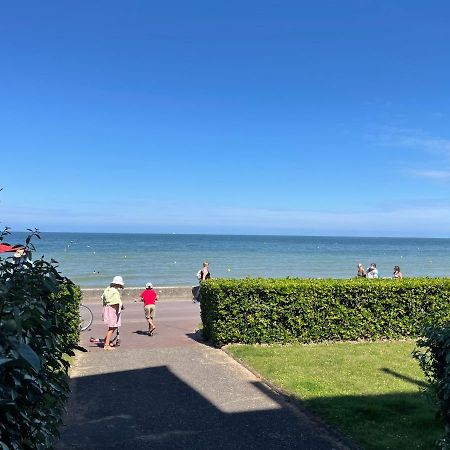 Agreable 2 Pieces. Face A La Mer. Cabourg Dış mekan fotoğraf